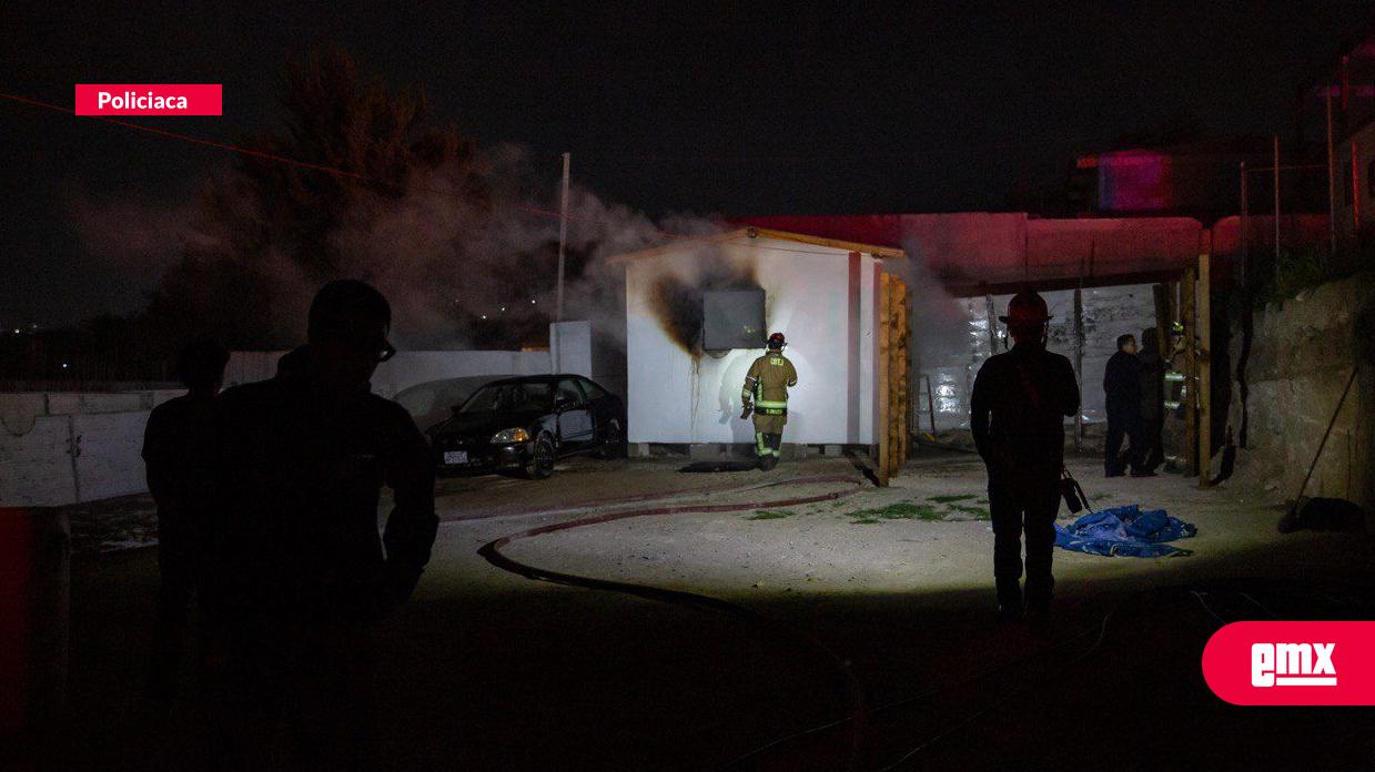 EMX-Incendio-consume-vivienda-de-madera-en-la-colonia-El-Tecolote