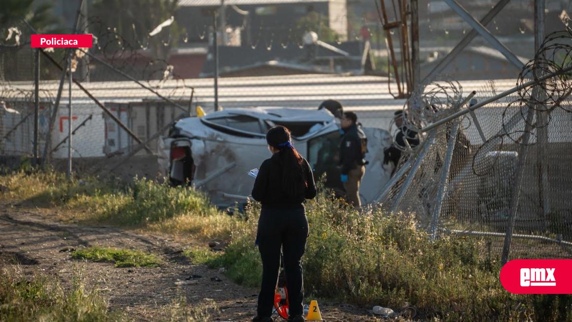 EMX-Pareja-fallece-y-dos-personas-resultan-lesionadas-tras-volcadura-en-la-carretera-libre-Tijuana-Tecate