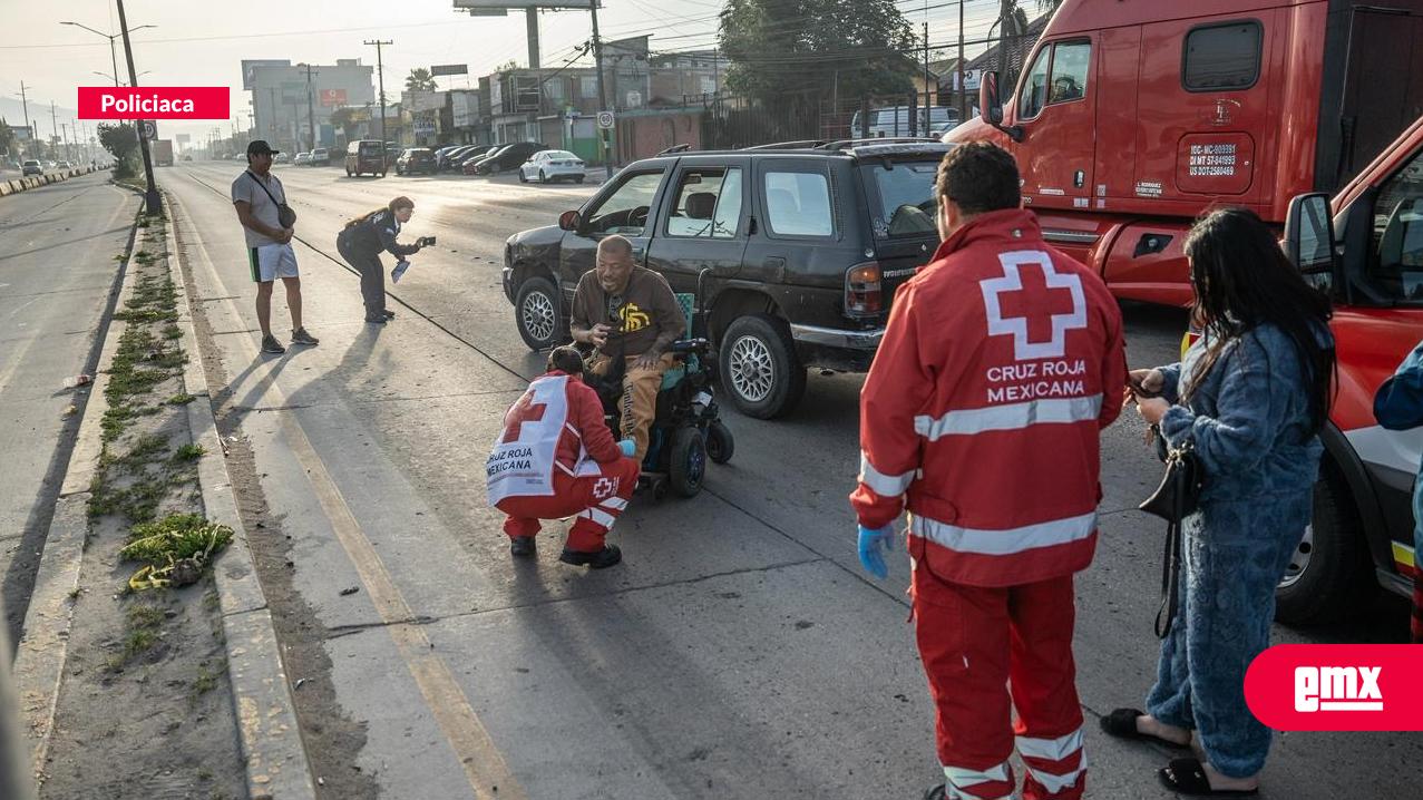 EMX-Hombre-en-silla-de-ruedas-es-atropellado-al-cruzar-el-bulevar-Bellas-Artes;-conductor-habría-pasado-semáforo-en-rojo