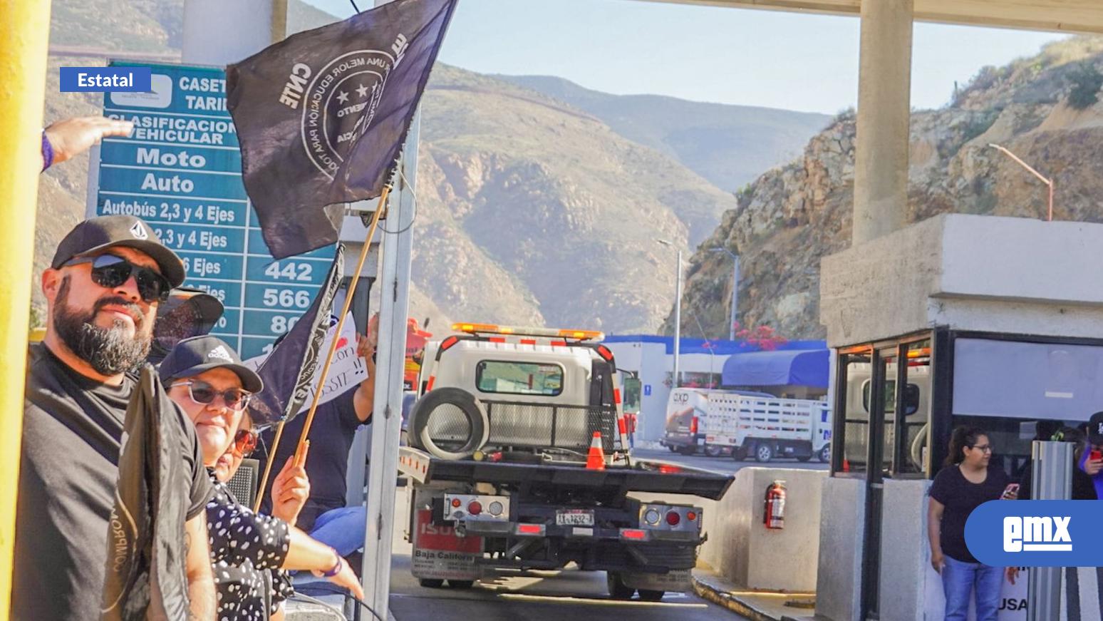 EMX-CNTE toma autopista en jornada nacional de movilizaciones