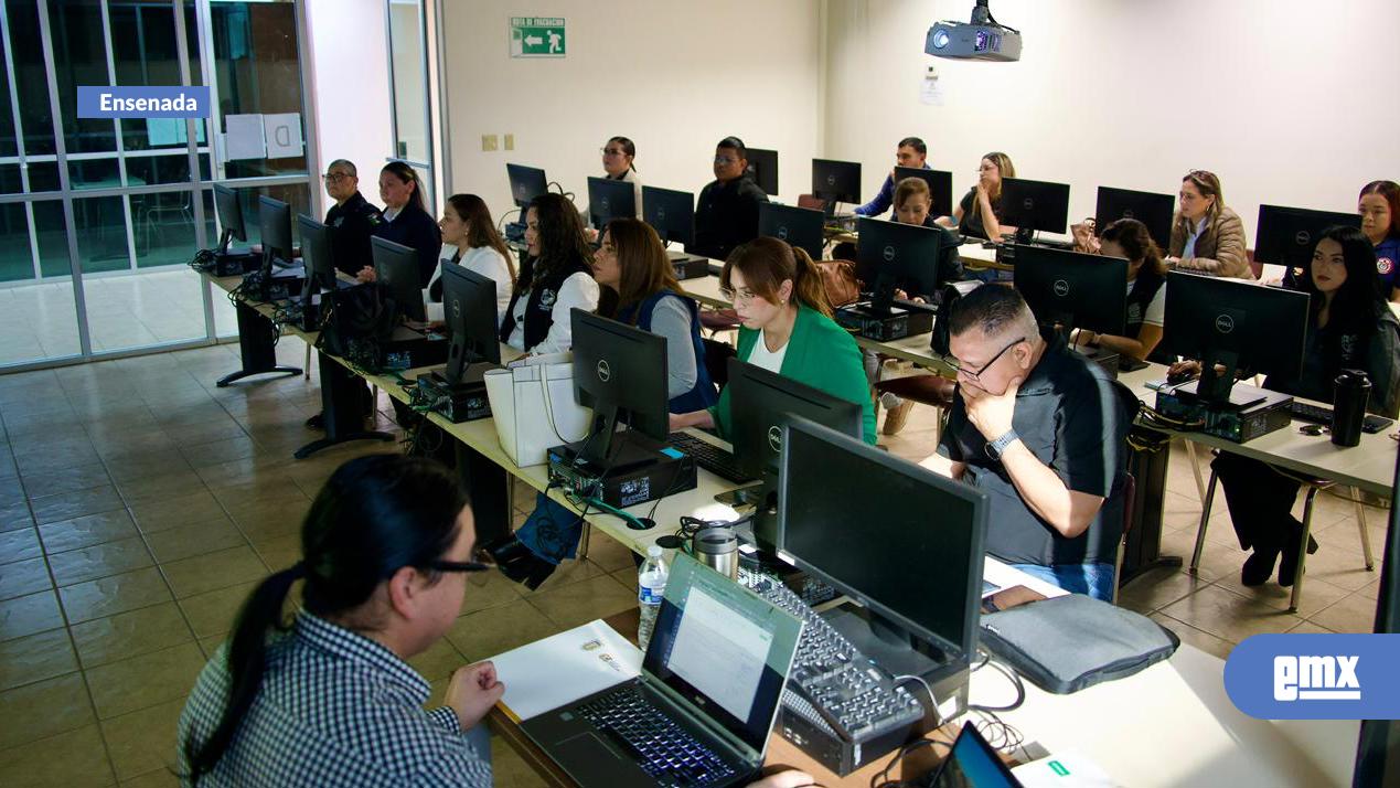 EMX-Fomenta Gobierno de Ensenada la educación continua en el personal municipal