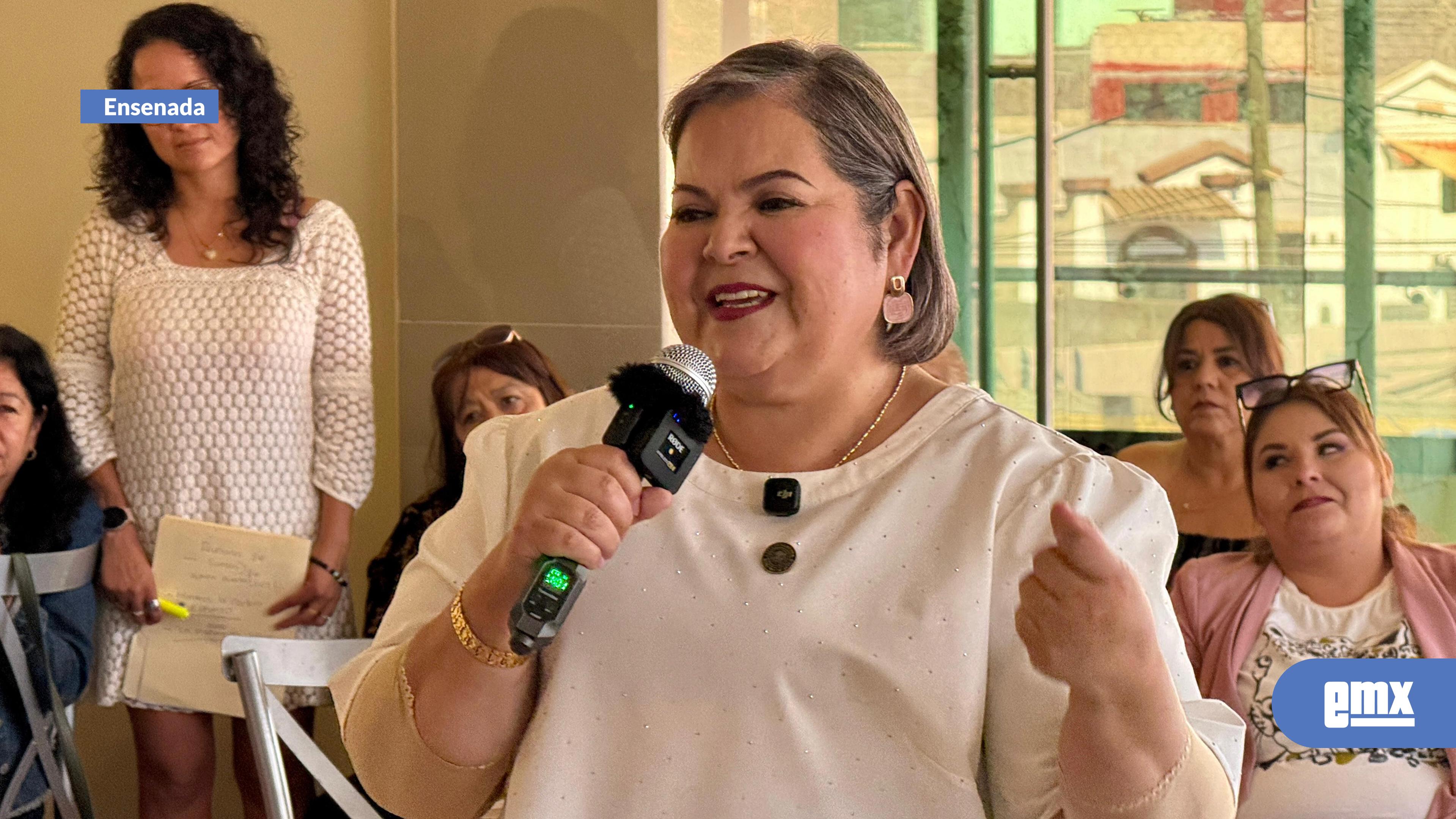 EMX-Entre-política-y-experiencia-personal,-Eva-Moreno-se-reúne-con-mujeres-en-Ensenada