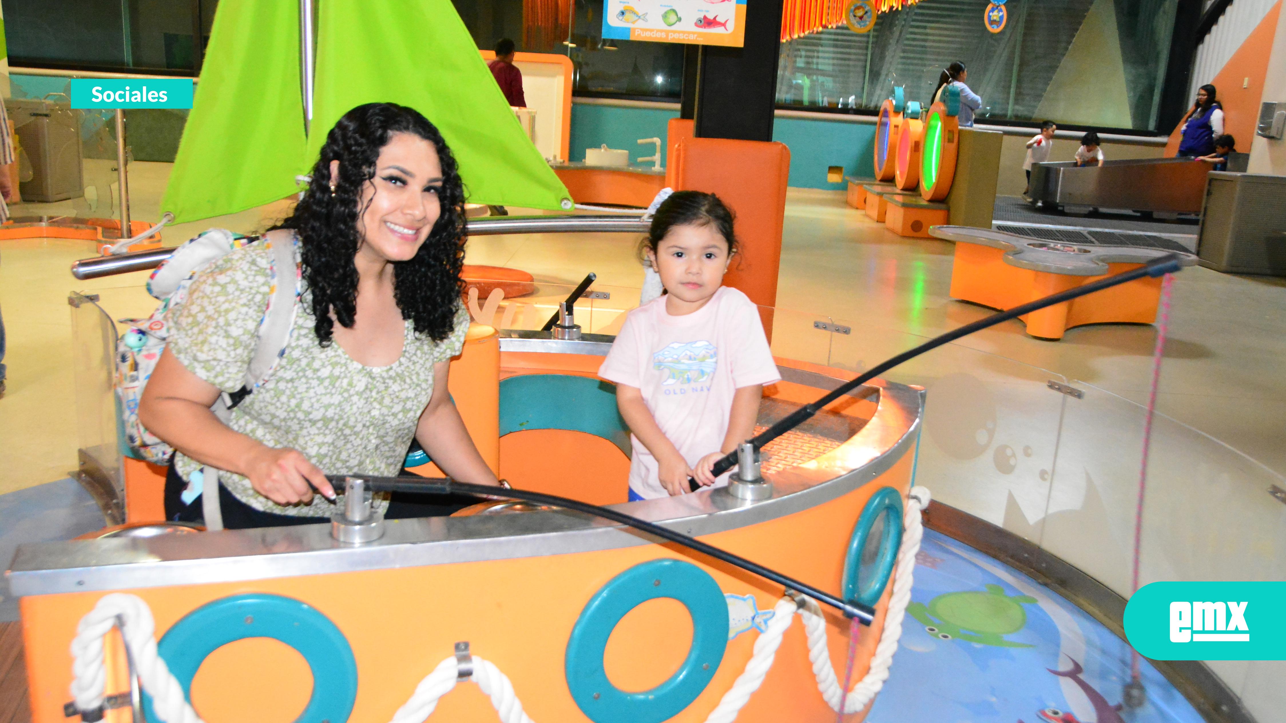 EMX-Aprenden-maravillas-de-la-ciencia-en-Visita-familiar-en-Museo-El-Trompo