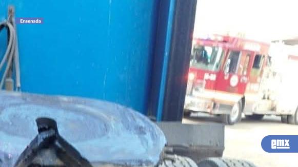 EMX-Atropella-tráiler-a-hombre