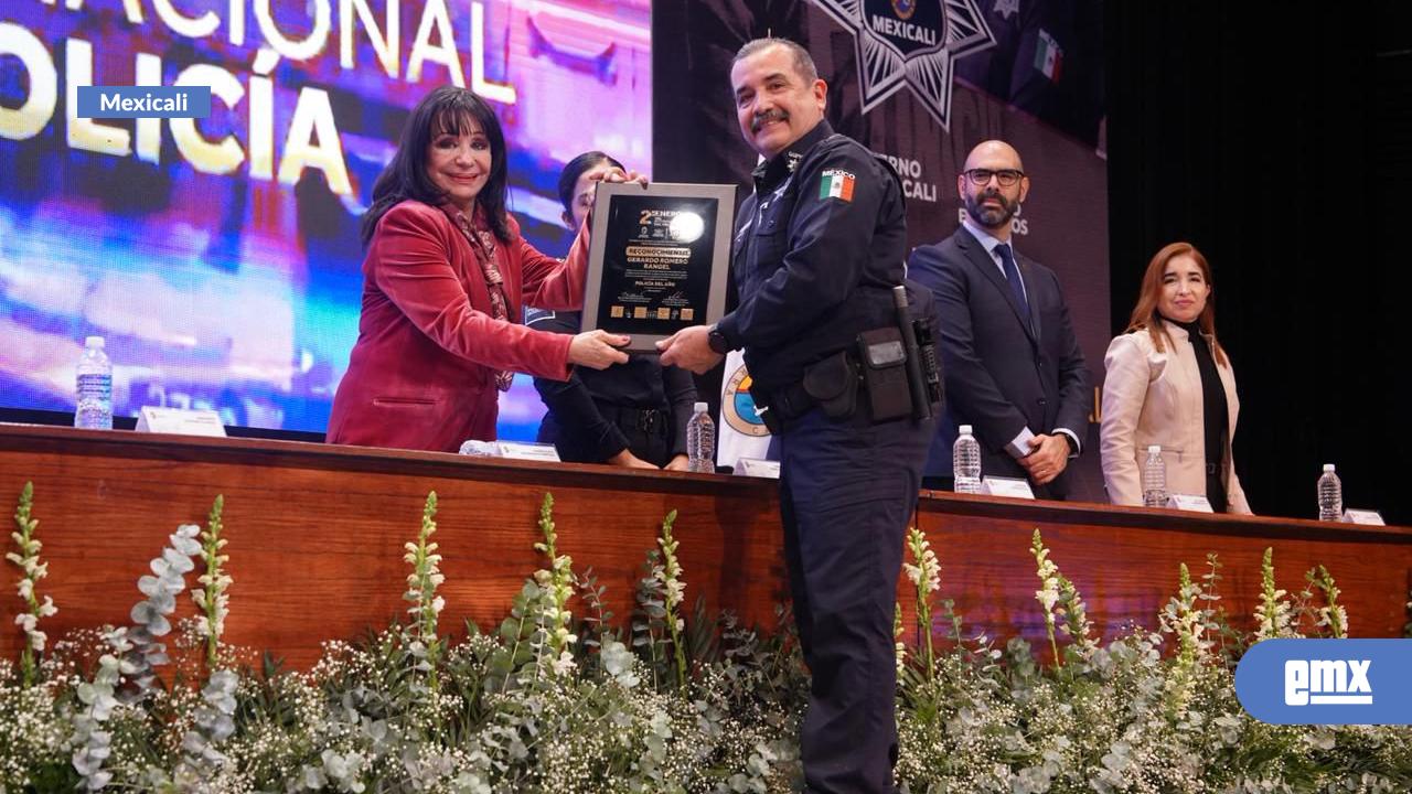 EMX-Gobierno-de-Mexicali-concreta-acceso-a-Infonavit-a-elementos-de-DSPM