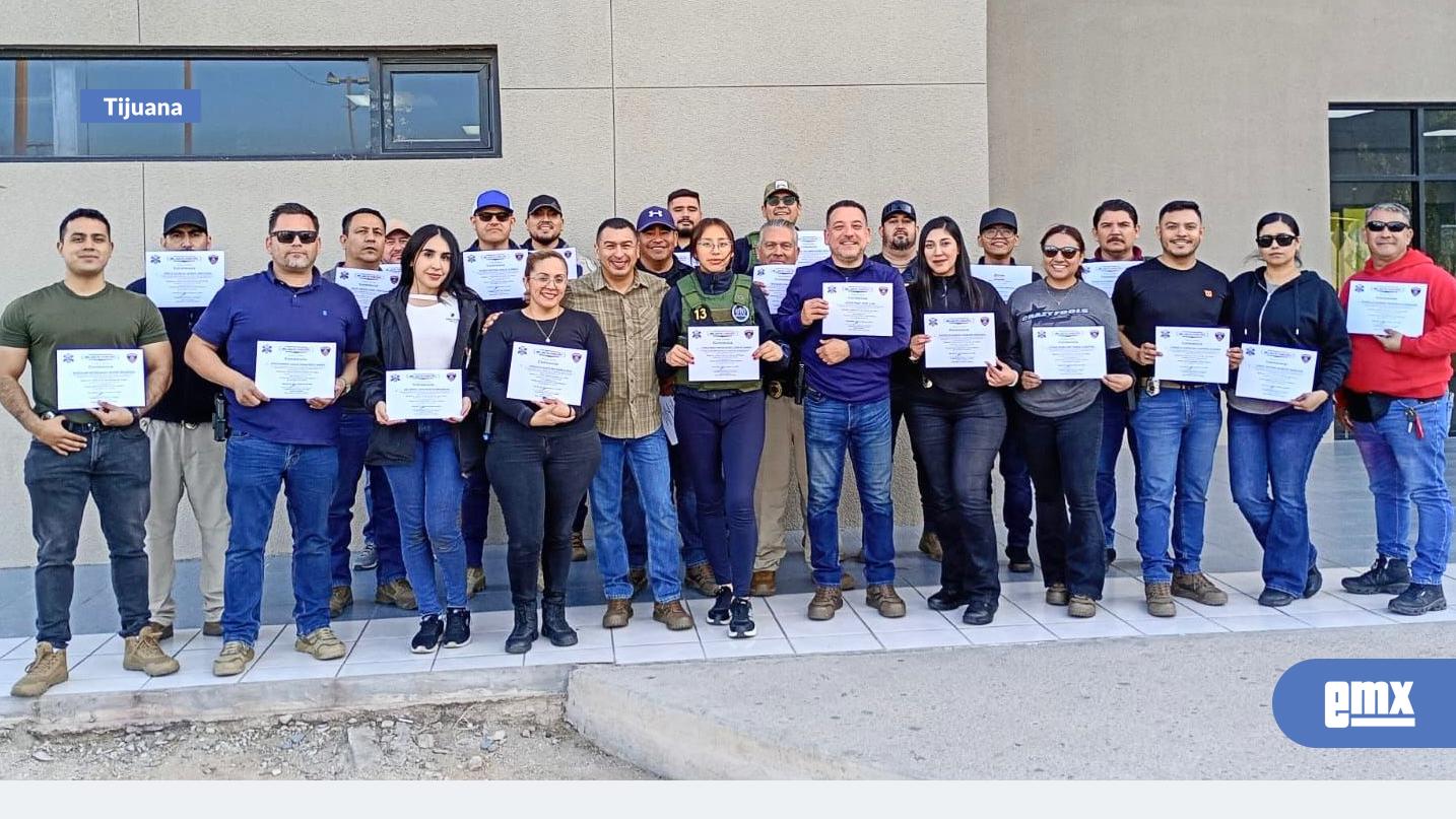 EMX-Fortalece-FGE-capacitación-operativa-con-Curso-de-Medicina-Táctica-para-75-agentes-de-la-AEI