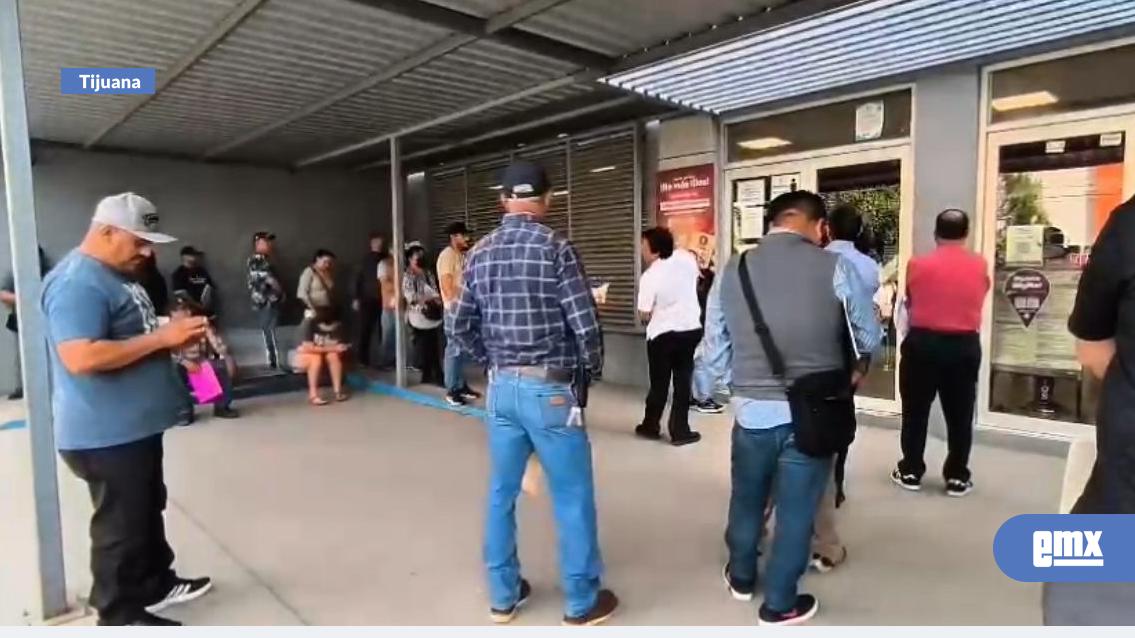 EMX-Restituyen-a-trabajadora-en-Recaudación-Rentas-tras-protesta