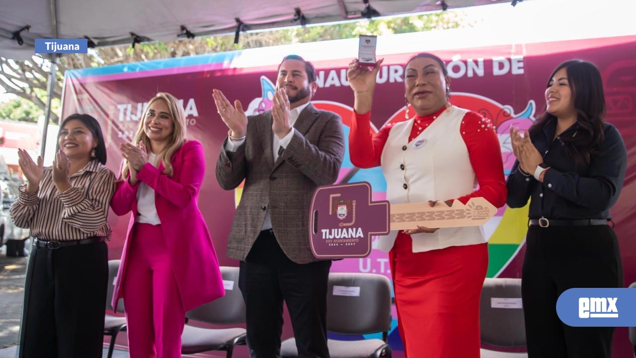 EMX-Inauguran-Centro-Comunitario-“Casita-Unión-Trans”-en-Tijuana