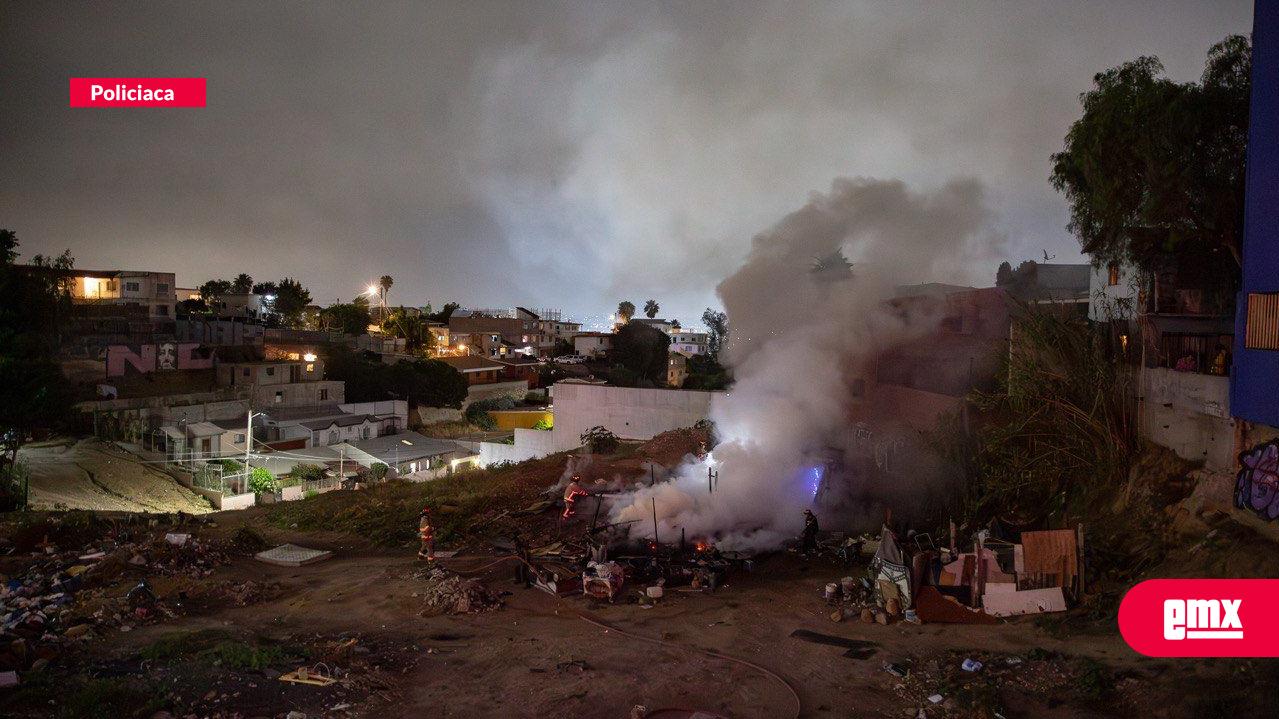 EMX-Incendio-consume-presunto-“picadero”-en-la-colonia-Roma