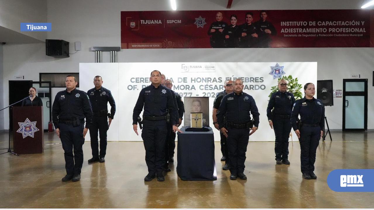 EMX-Despidieron-con-honores-al-policía-municipal-Pineda-Mora
