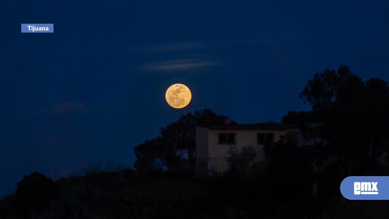 EMX-Luna-llena-de-Semana-Santa-ilumina-Tijuana