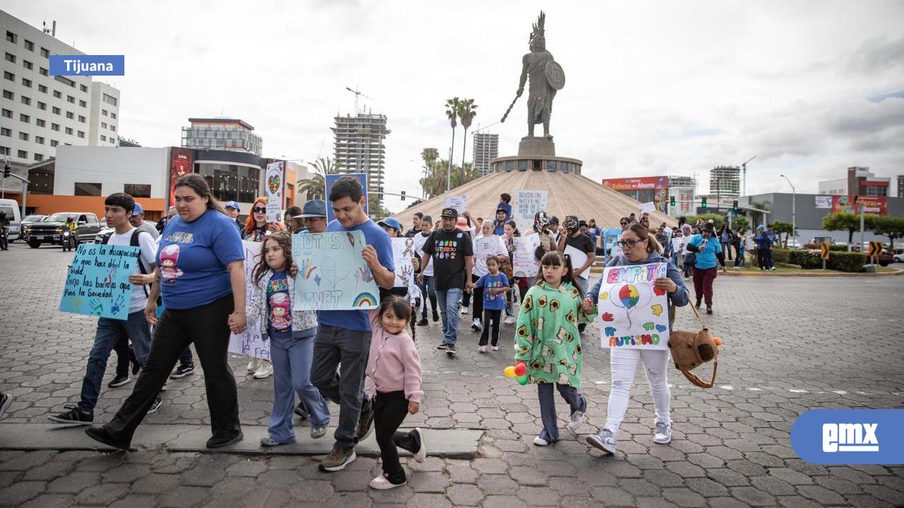 EMX-Familias-marchan-en-Tijuana-por-el-Día-Mundial-de-Concienciación-sobre-el-Autismo