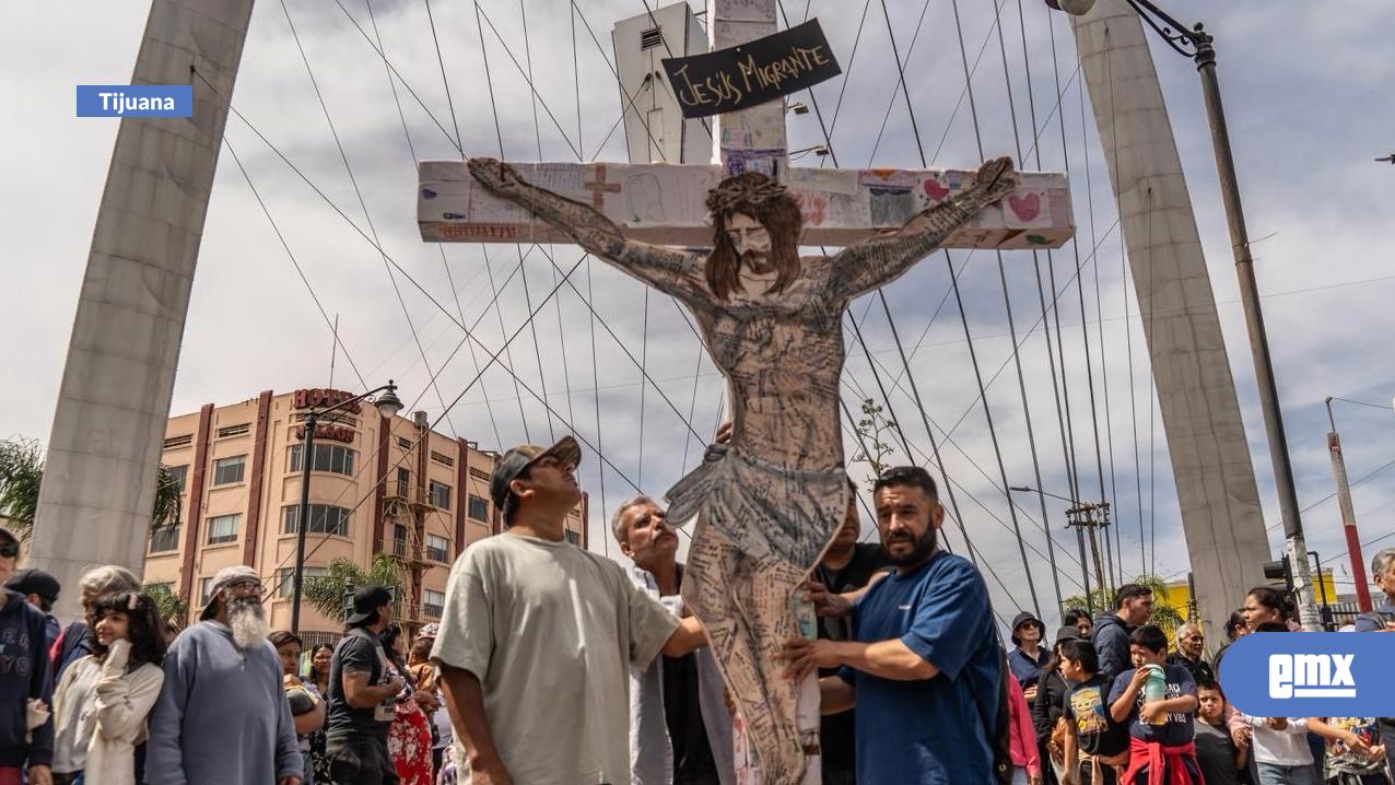 EMX-Personas-en-movilidad-escenifican-su-camino-en-el-Viacrucis-Migrante-2026-en-Tijuana