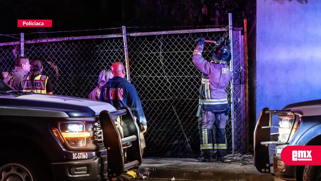 EMX-Incendio-en-terreno-baldío-deja-un-hombre-sin-vida-en-la-colonia-Baja-Maq-El-Águila