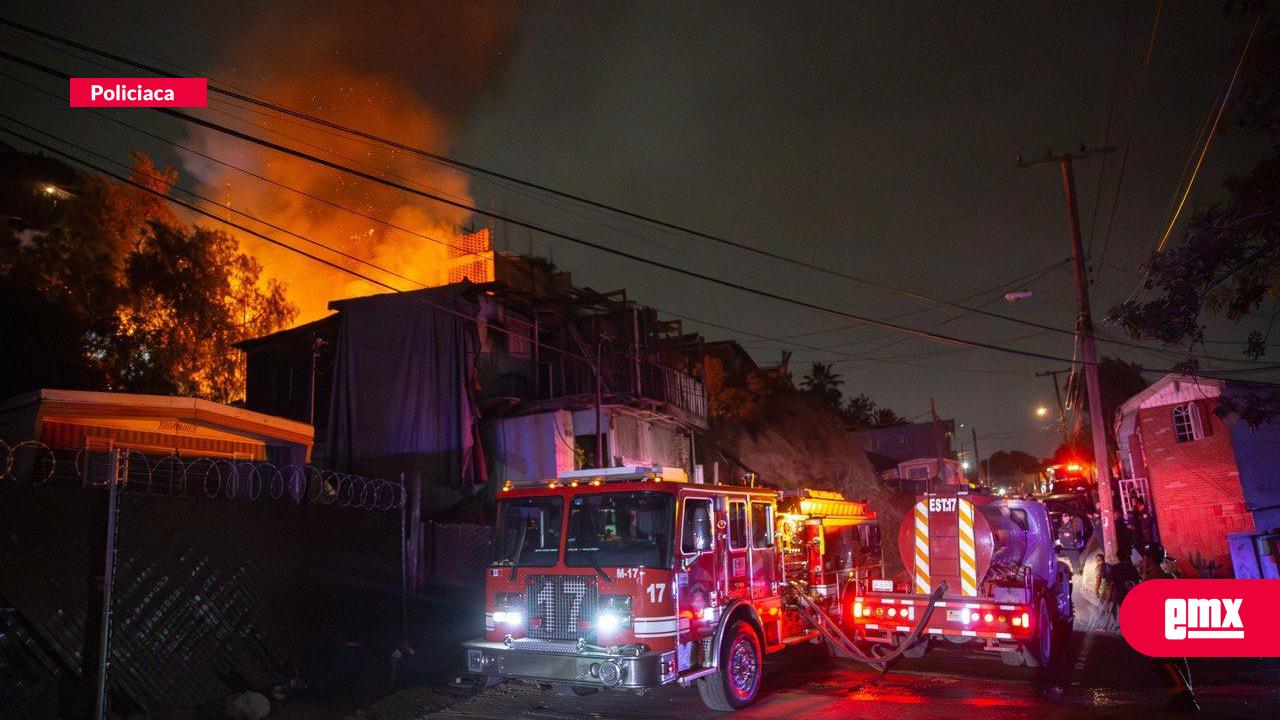 EMX-Incendio-consume-vivienda-en-zona-de-cerro-en-la-colonia-Buenavista