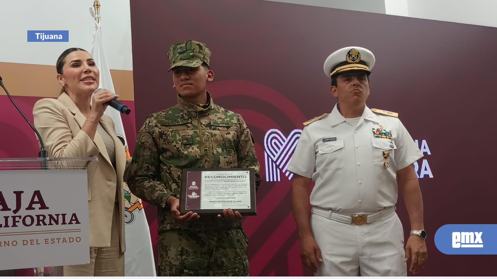 EMX-Reconocen-a-marino-Kevin-Francisco,-rescató-a-dos-bañistas-en-el-mar-de-San-Felipe-en-Semana-Santa