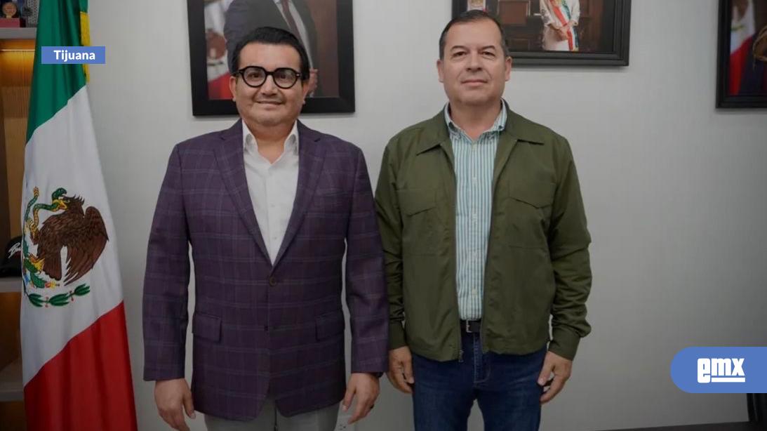 EMX-Gerardo-Álvarez-inicia-funciones-en-Cabildo-y-sostiene-encuentro-con-Arnulfo-Guerrero