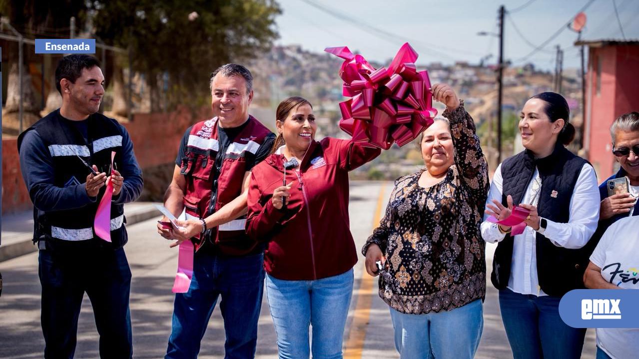 EMX-Cumple-gobierno-de-Claudia-Agatón-a-residentes--de-la-Colonia-17-de-abril