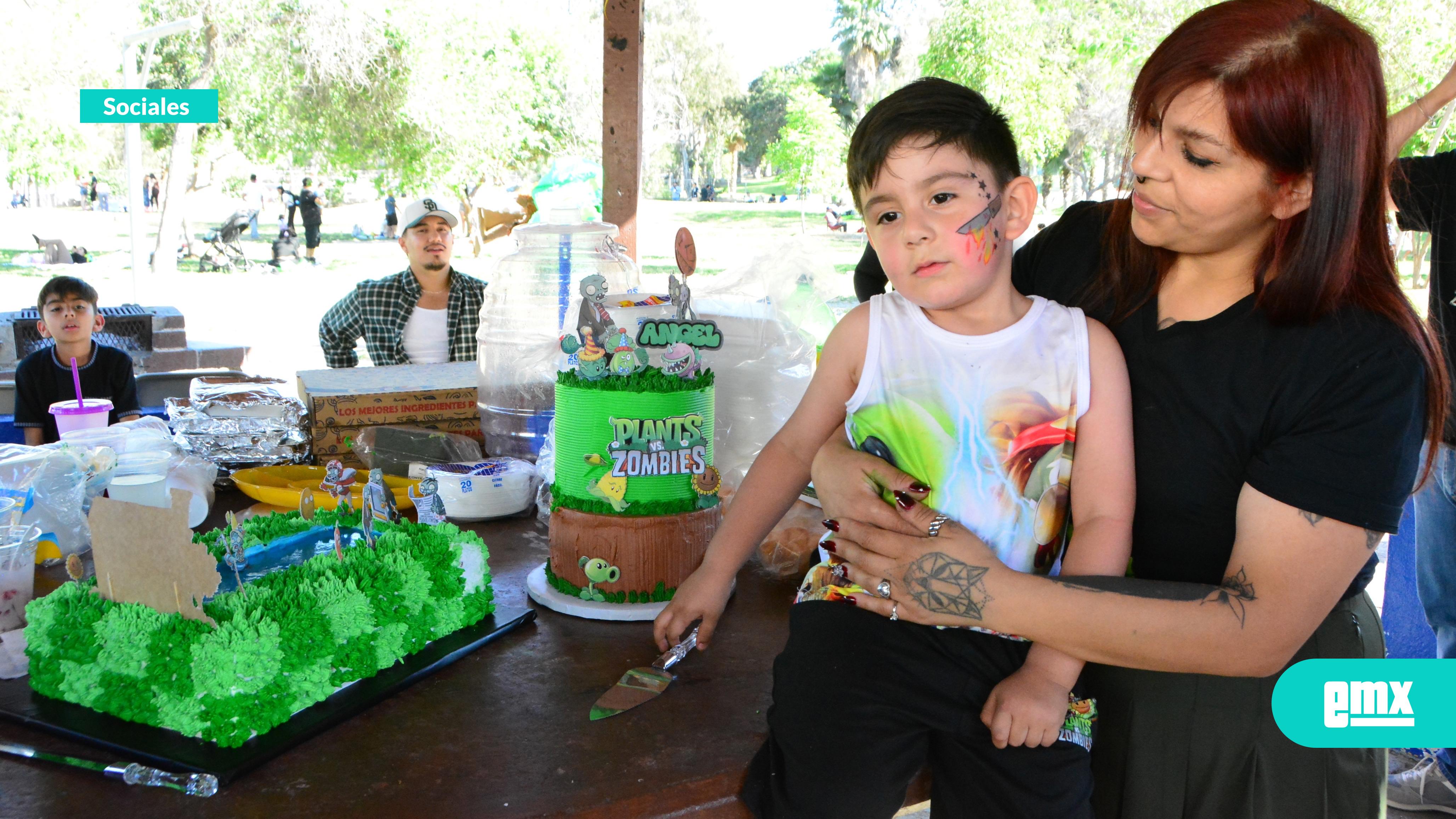 EMX-Con temática de “Plants vs Zombies” Ángel Bustamante Meza, festejo su cumpleaños