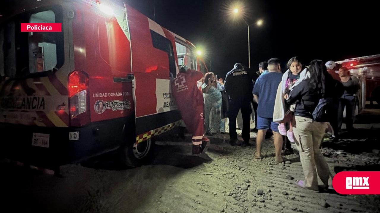 EMX-Choque-con-volcadura-en-bulevar-Alberto-Limón-Padilla;-un-taxi-de-ruta-involucrado-y-una-mujer-embarazada