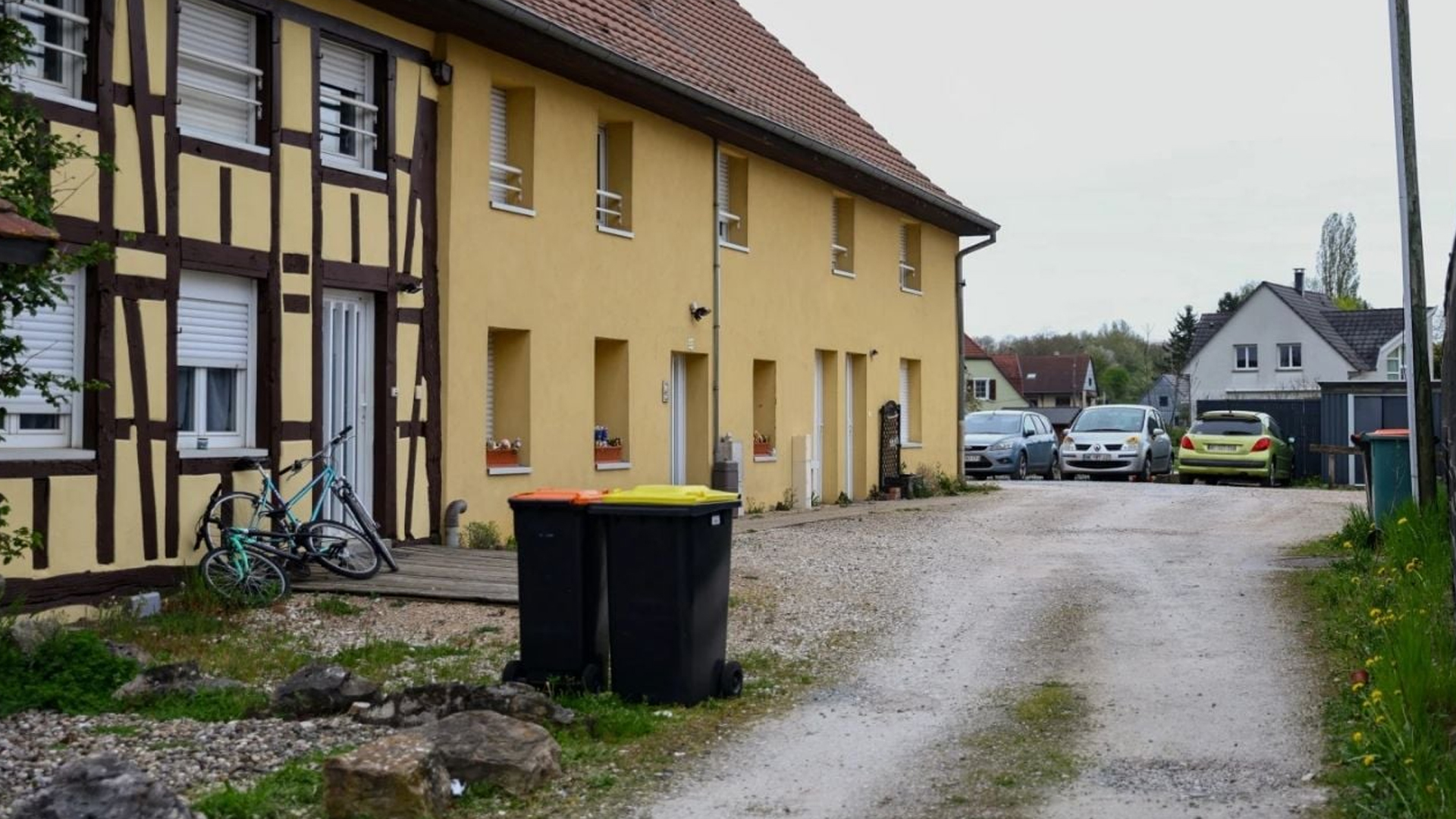 EMX-Rescatan-a-niño-de-9-años-que-fue-encerrado-en-una-furgoneta-desde-2024;-el-menor-tiene-desnutrición