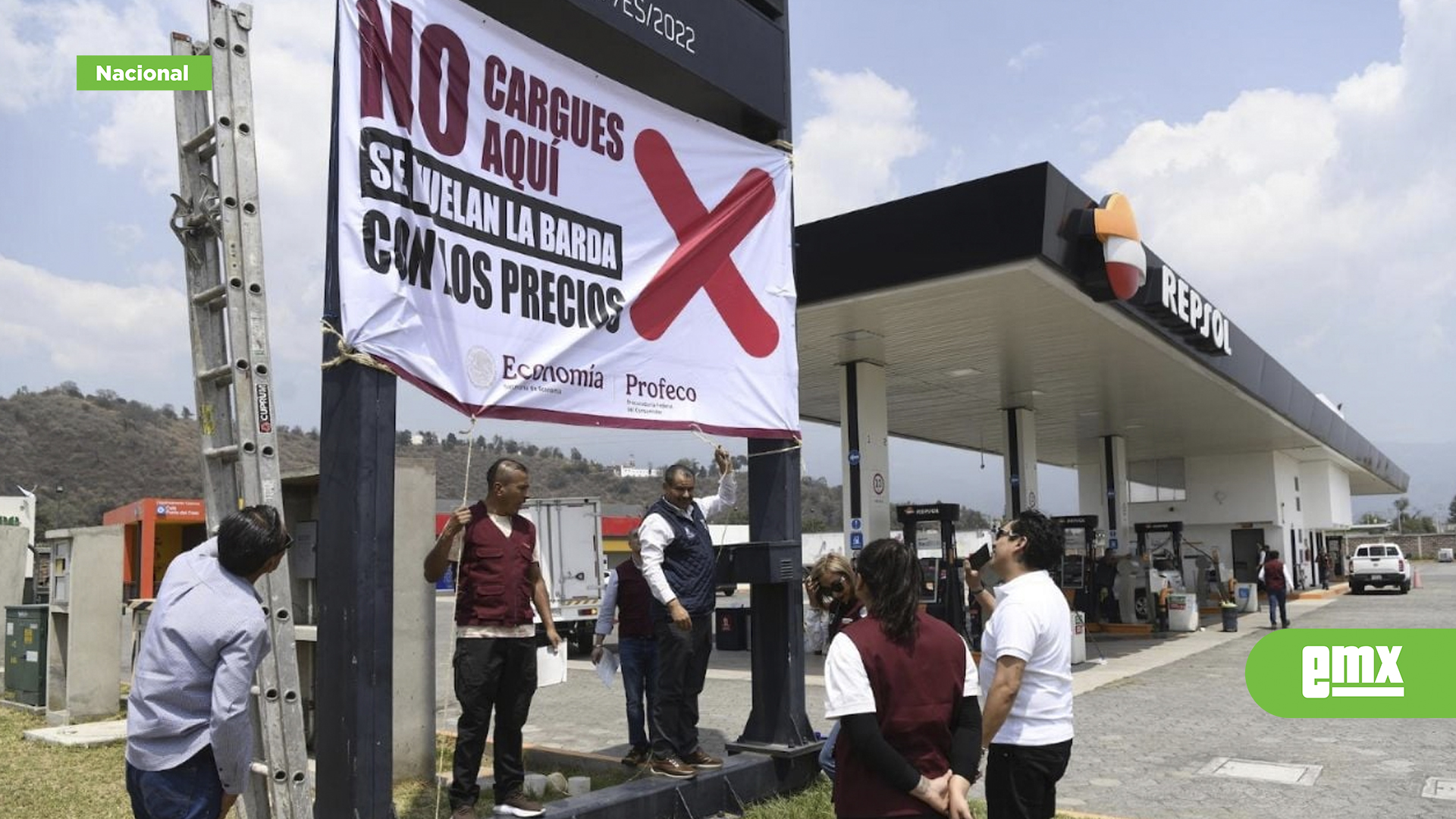 EMX-Profeco-exhibe-con-mantas-a-gasolineras-con-precios-excesivos