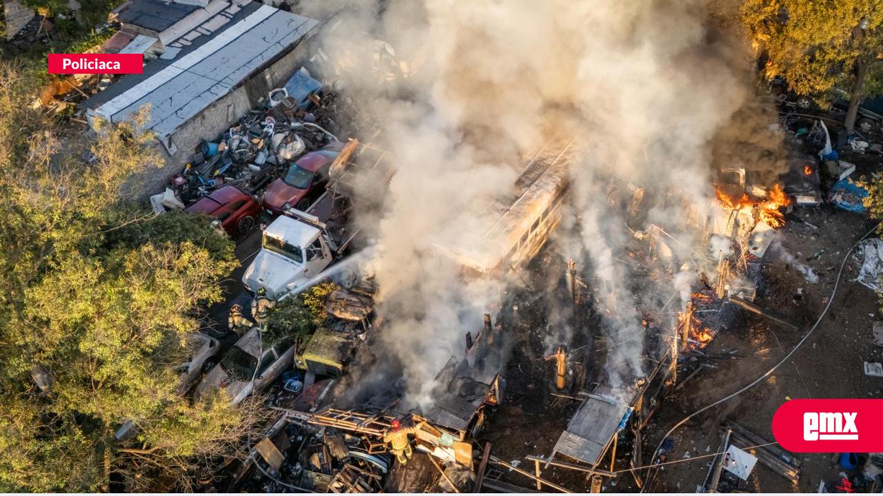 EMX-Incendio-en-colonia-Xochimilco-Solidaridad-deja-daños-en-una-vivienda-y-vehículos