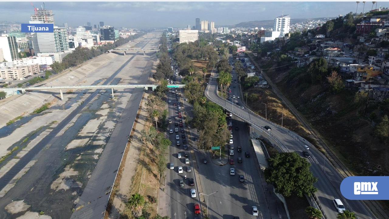 EMX-Reporte-de-Garitas:-Así-fluye-el-cruce-fronterizo-en-San-Ysidro-hoy,-15-de-abril