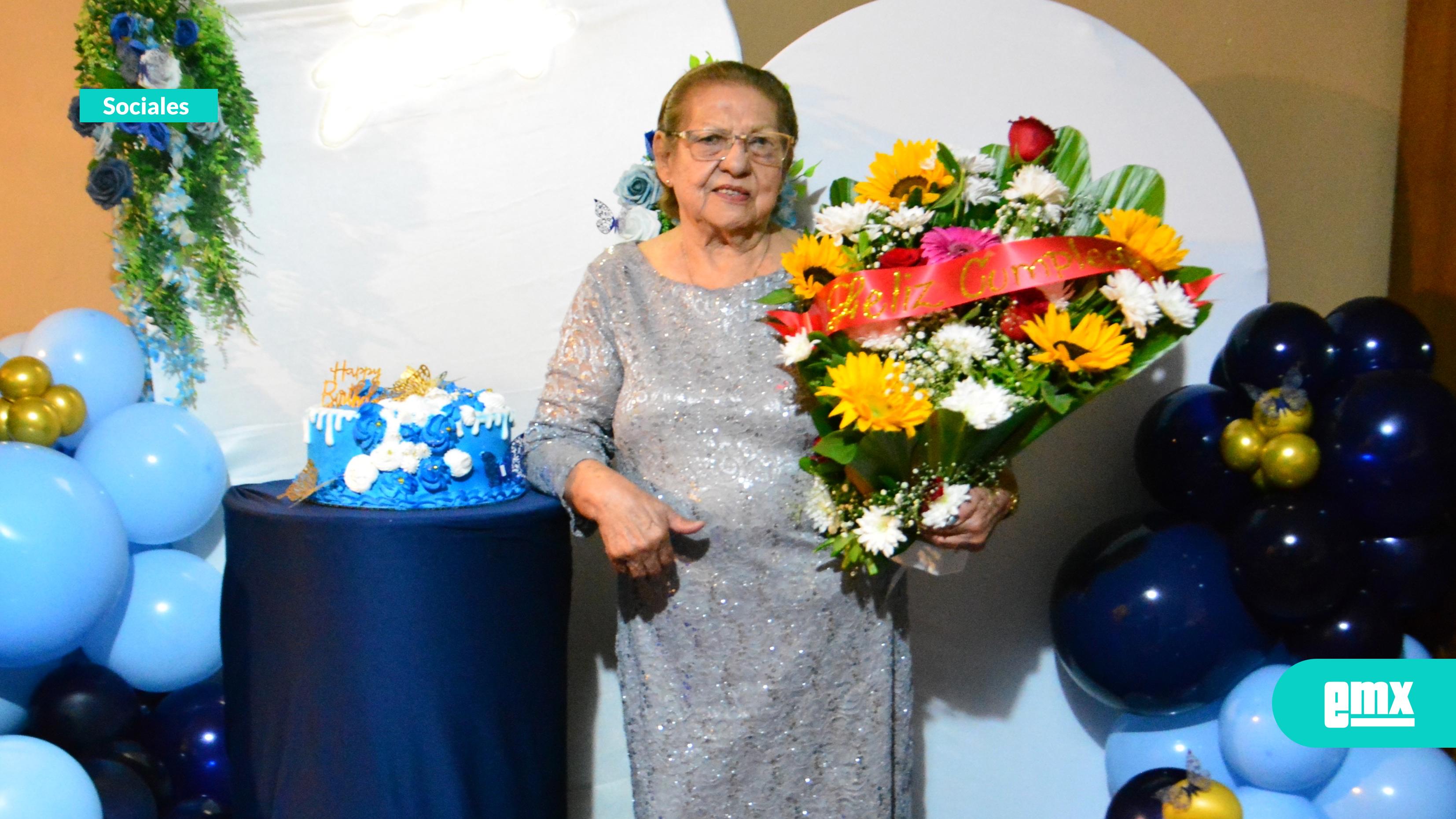 EMX-Festejaron-84º-aniversario-de-vida-de-Berthila-López-de-Juárez