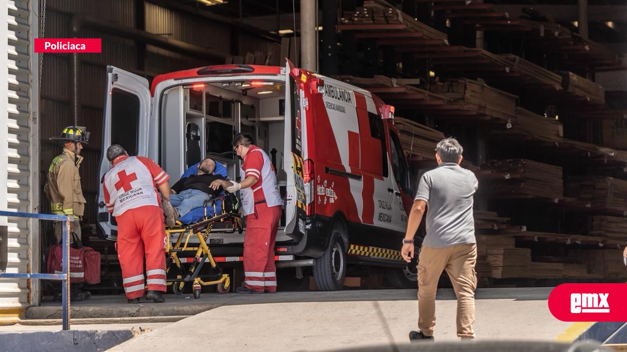 EMX-Cliente-resulta-lesionado-tras-caída-de-cubiertas-de-madera-en-negocio-de-Tijuana