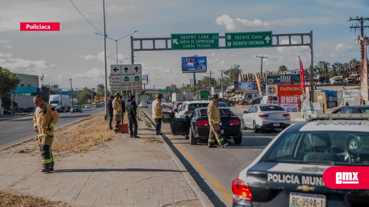 EMX-Carambola-de-cuatro-vehículos-en-carretera-al-Aeropuerto,-no-hay-lesionados