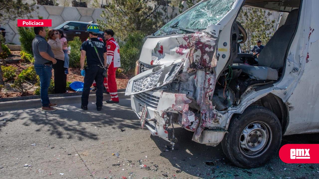 EMX-Choque-en-bulevar-Cuauhtémoc-Sur-involucra-taxi-de-ruta;-chofer-resulta-lesionado