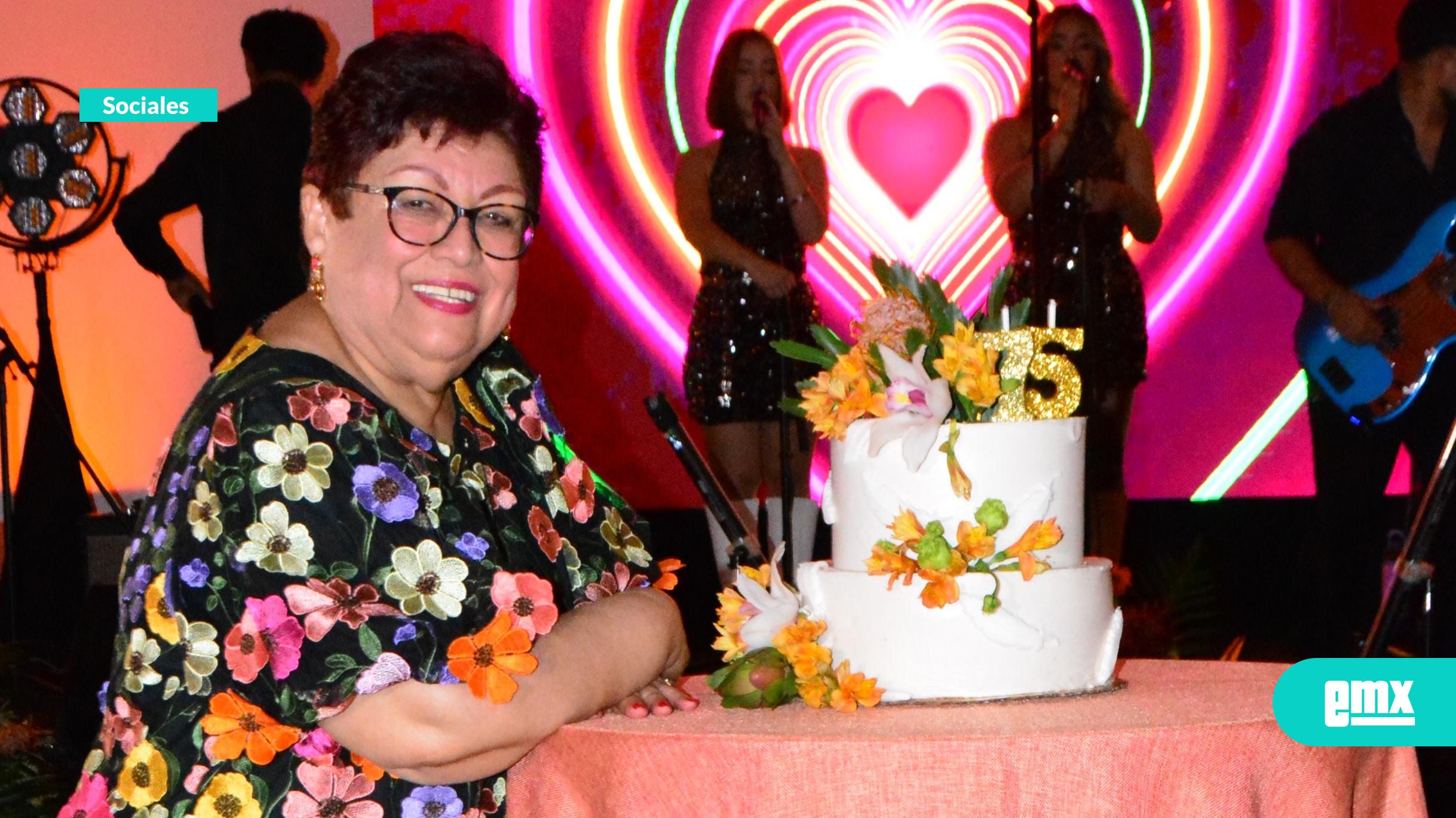 EMX-Elegante-festejo-de-su-75º-aniversario-de-vida-Linda-Martino-de-Montalvo