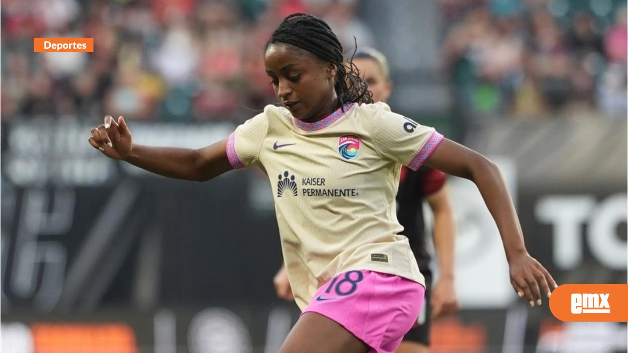 EMX-Tropieza-SD-Wave-FC-ante-Portland-Thorns