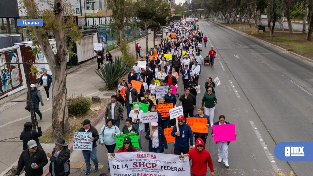 EMX-Trabajadores-de-la-salud-marchan-en-Tijuana-por-falta-de-insumos-y-personal-en-el-Día-del-Trabajo