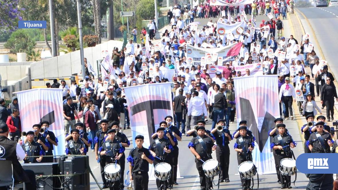 EMX-Histórica-unión-de-burócratas-y-cetemistas-en-desfile-del-Día-del-Trabajo-en-Tijuana