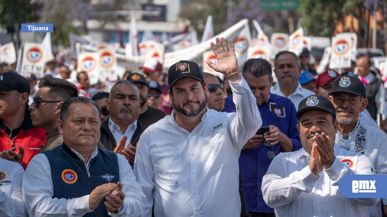 EMX-Participan-sindicatos-en-desfile-del-Día-del-Trabajo-en-Tijuana;-alcalde-se-suma-al-recorrido