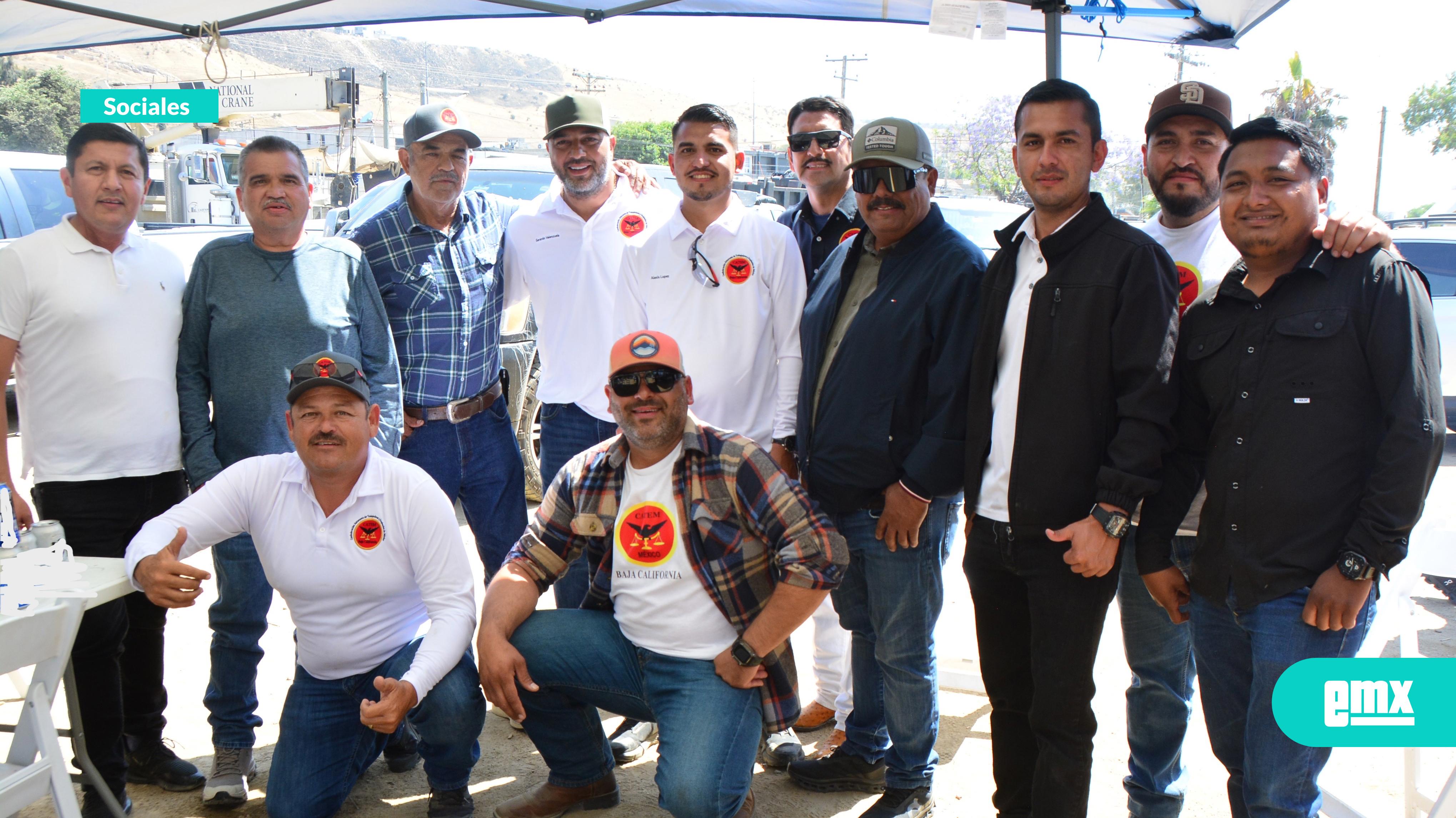 EMX-Gozan-de-rica-carnita-asada-Grupo-de-trabajadores-tijuanenses