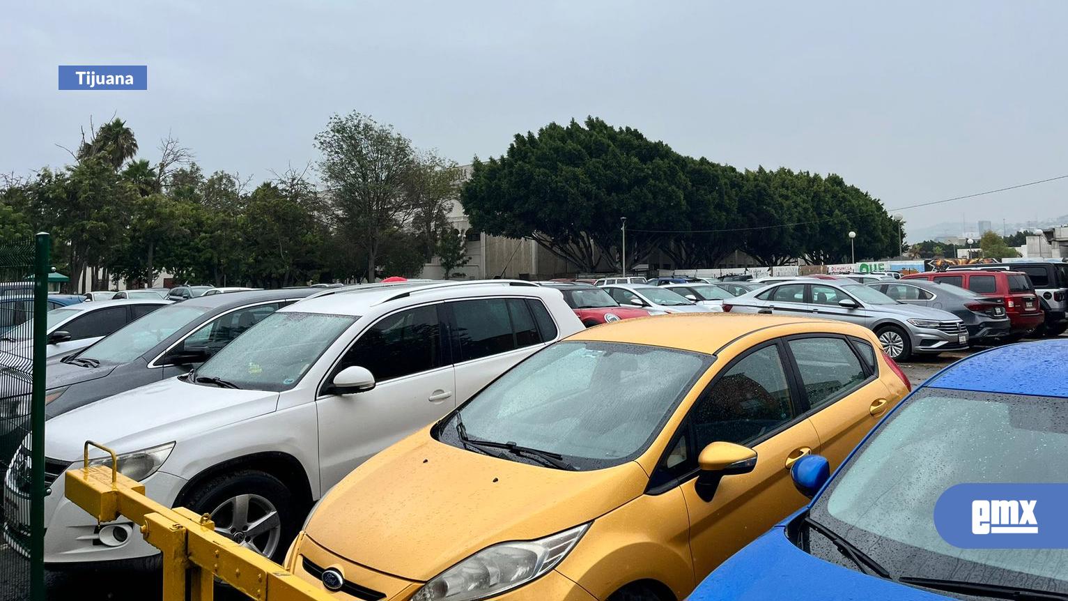 EMX-Estacionamiento-en-el-CUES-de-UABC-sigue-siendo-insuficiente:-Rector