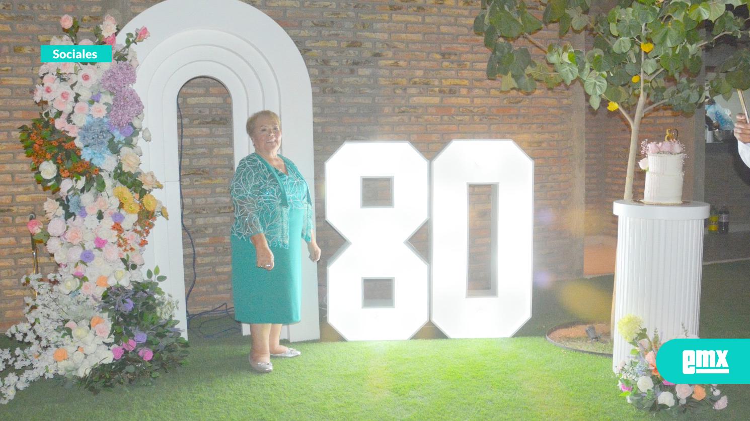 EMX-Celebra-doña-Toñita-Higuera-Obeso-sus-80-primaveras
