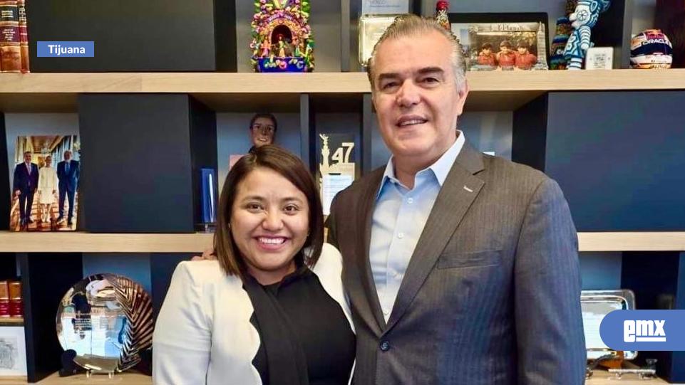 EMX-Francisco-Cervantes-y-Evelyn-Sánchez-dialogan-sobre-desarrollo-en-Tijuana