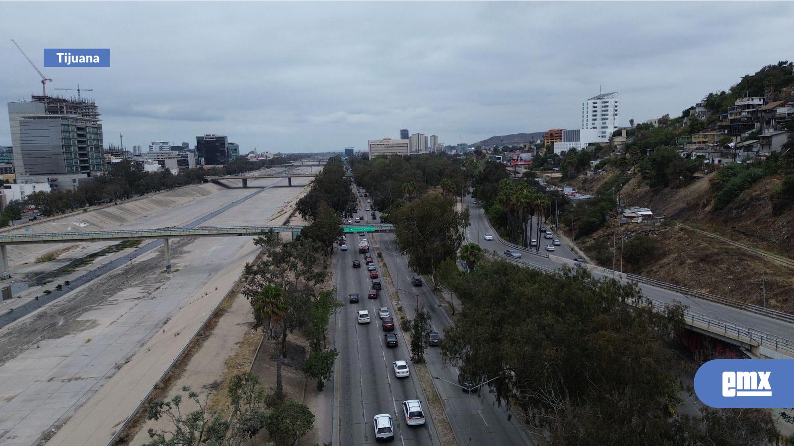 EMX-Filas-vehiculares-en-la-garita-Internacional-de-San-Ysidro-durante-la-mañana-de-este-viernes