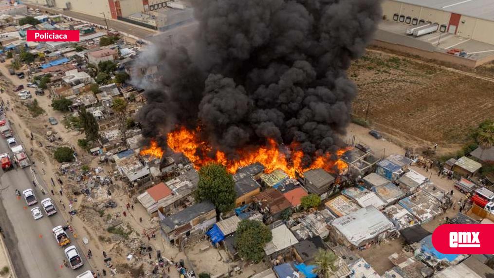 EMX-Incendio-arrasa-con-viviendas-en-Vía-Rápida-Alamar;-fueron-39-casas-consumidas