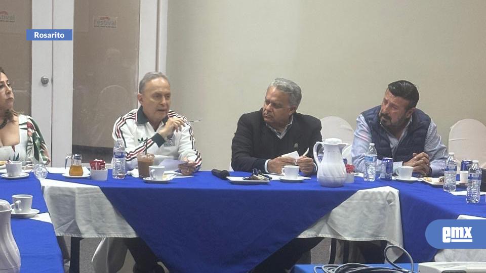 EMX-Productiva-reunión-del-diputado-Castro-Trenti-con-el-CCE-de-Rosarito