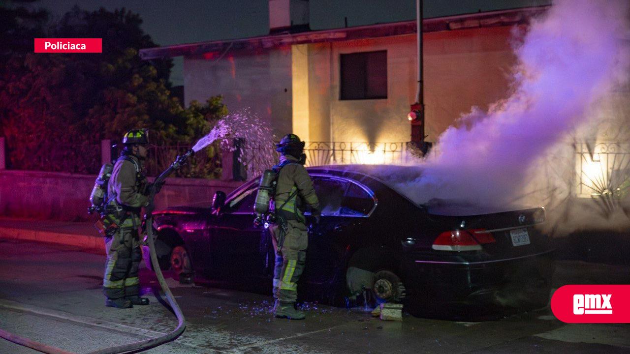 EMX-Incendian vehículo abandonado en la colonia Alemán