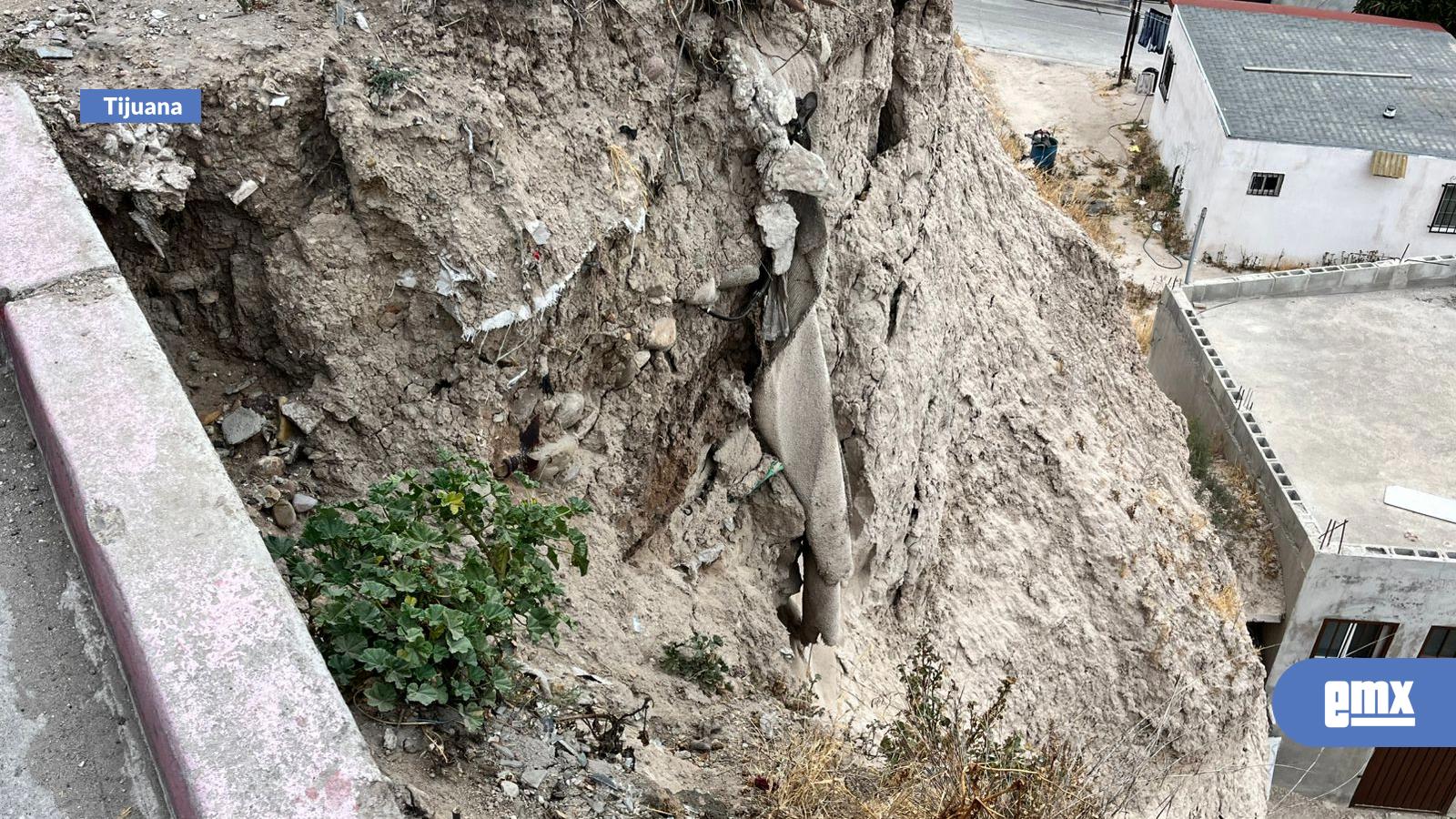 EMX-Vecinos alertan por riesgo de colapso en rampa de Camino Verde