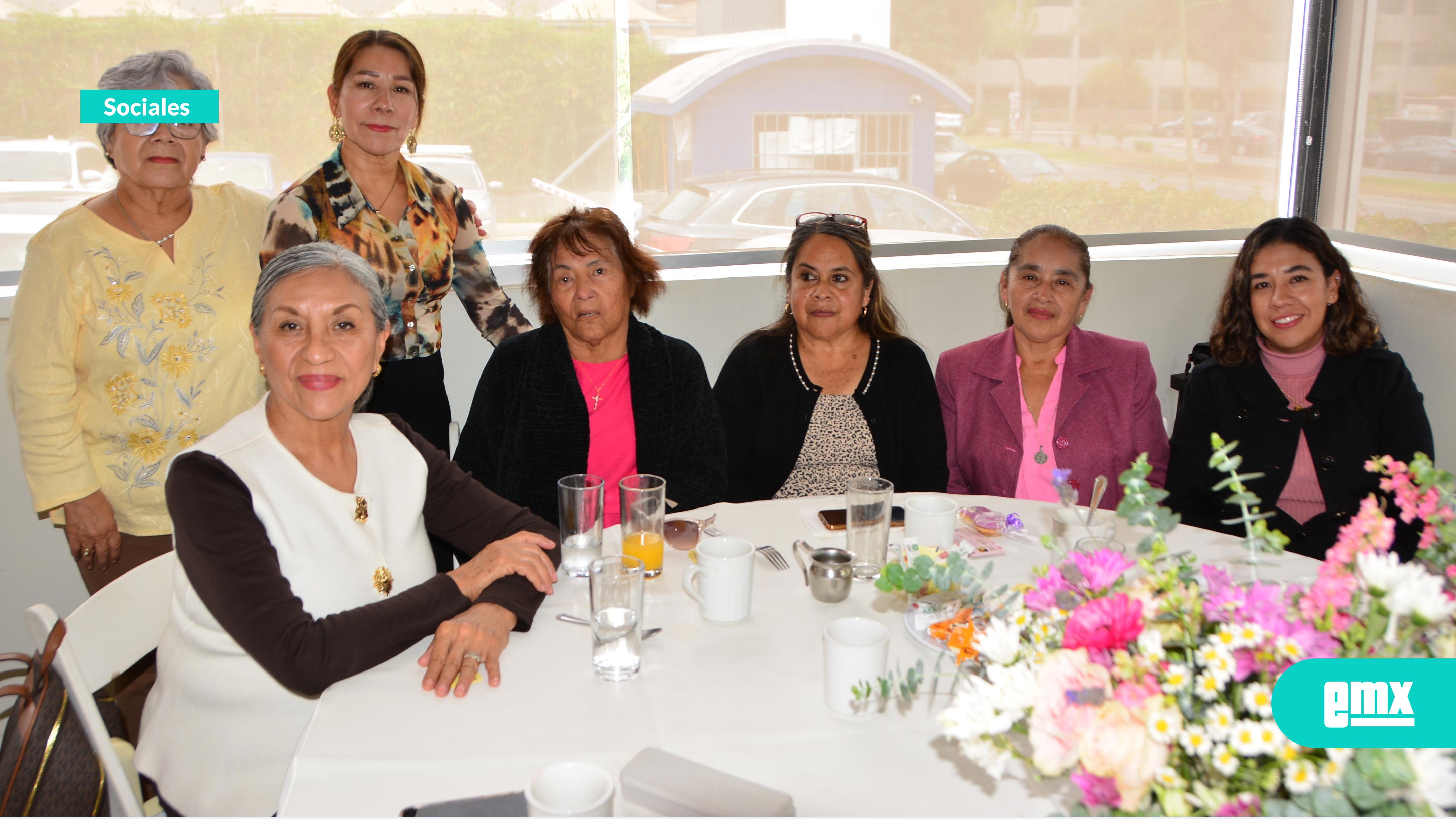 EMX-Gozan-de-festejo-para-consentir-a-Madres-tijuanenses-católicas