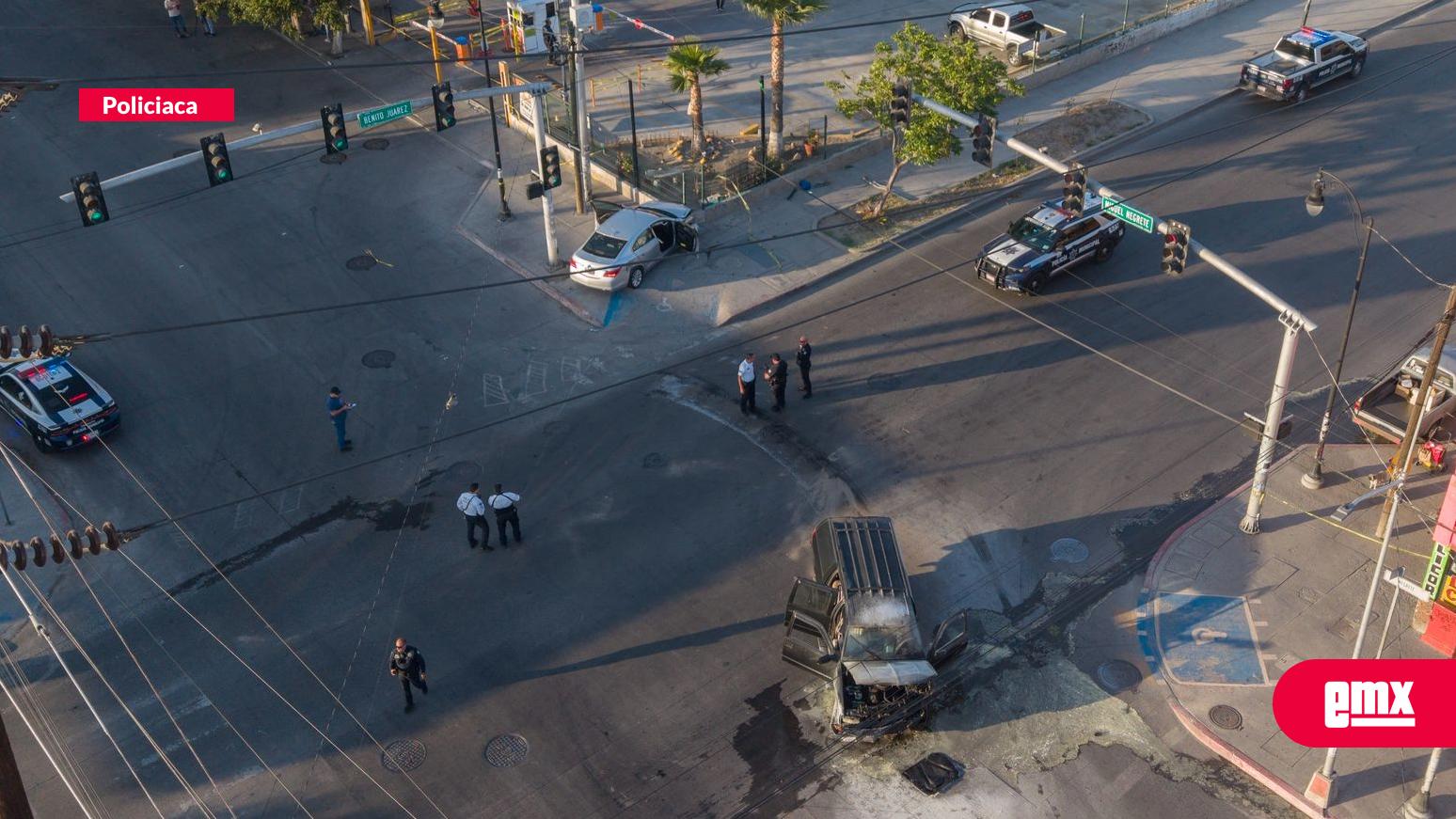 EMX-Persecución provoca choque en la Zona Centro