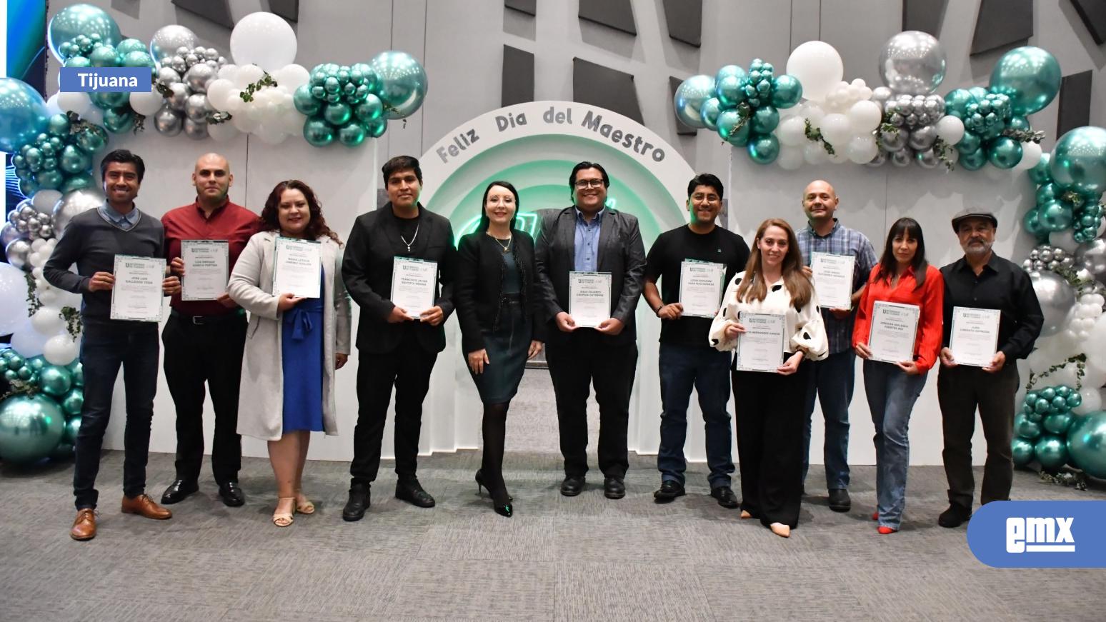 EMX-CUT-Universidad-reconoce-la-labor-docente-en-el-Día-del-Maestro