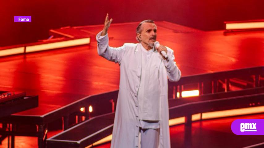 EMX-Miguel-Bosé-conquista-la-Plaza-Monumental-de-Tijuana-con-lleno-total